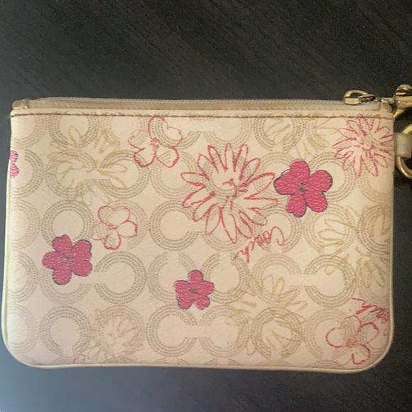 Coach wristlet cream with pink flower 🌸 design - Picture 7 of 10